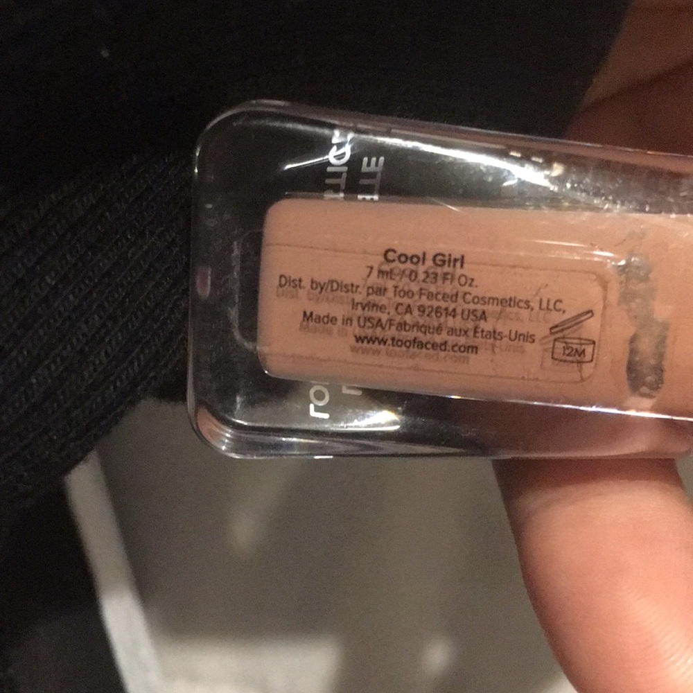 LIPSTICKS - Picture 4 of 4
